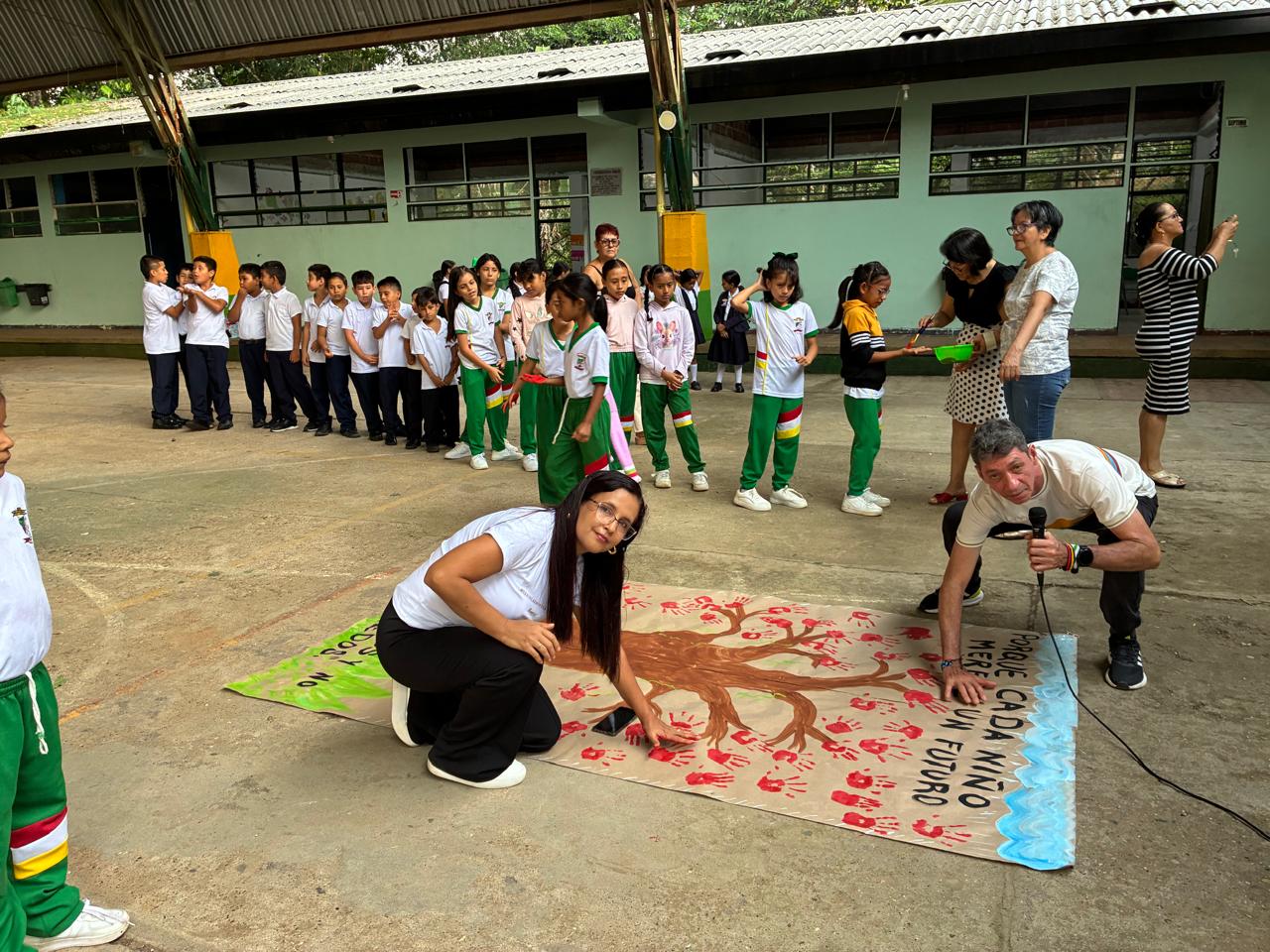 12 de febrero – Día Internacional de las Manos Rojas